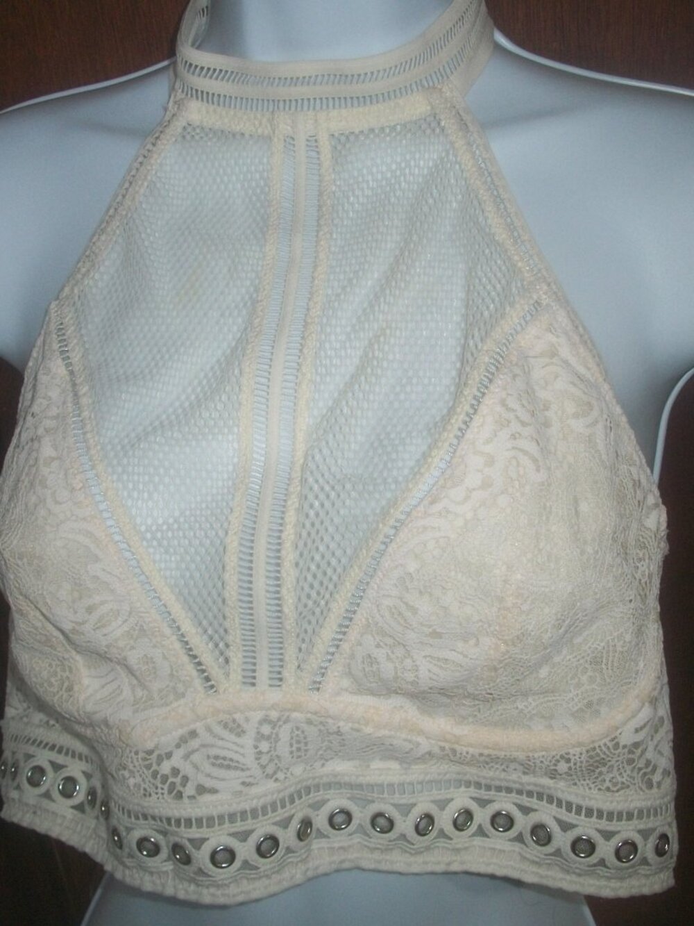 womens VICTORIA'S Secret fashion bra. Lace. grommets.size large